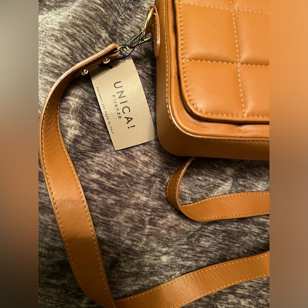 Unica purse made in Italy. NWT. Perfect condition. Genuine leather. Gorgeous. - Picture 3 of 10